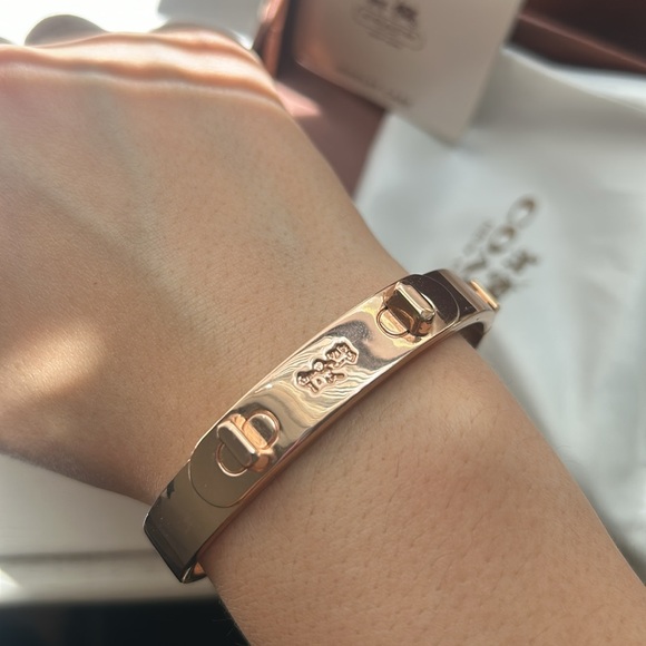 Coach Rose Gold bracelet - Picture 4 of 4